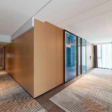 Holiday Inn Express Shenzhen Longhua By Ihg Екстер'єр фото