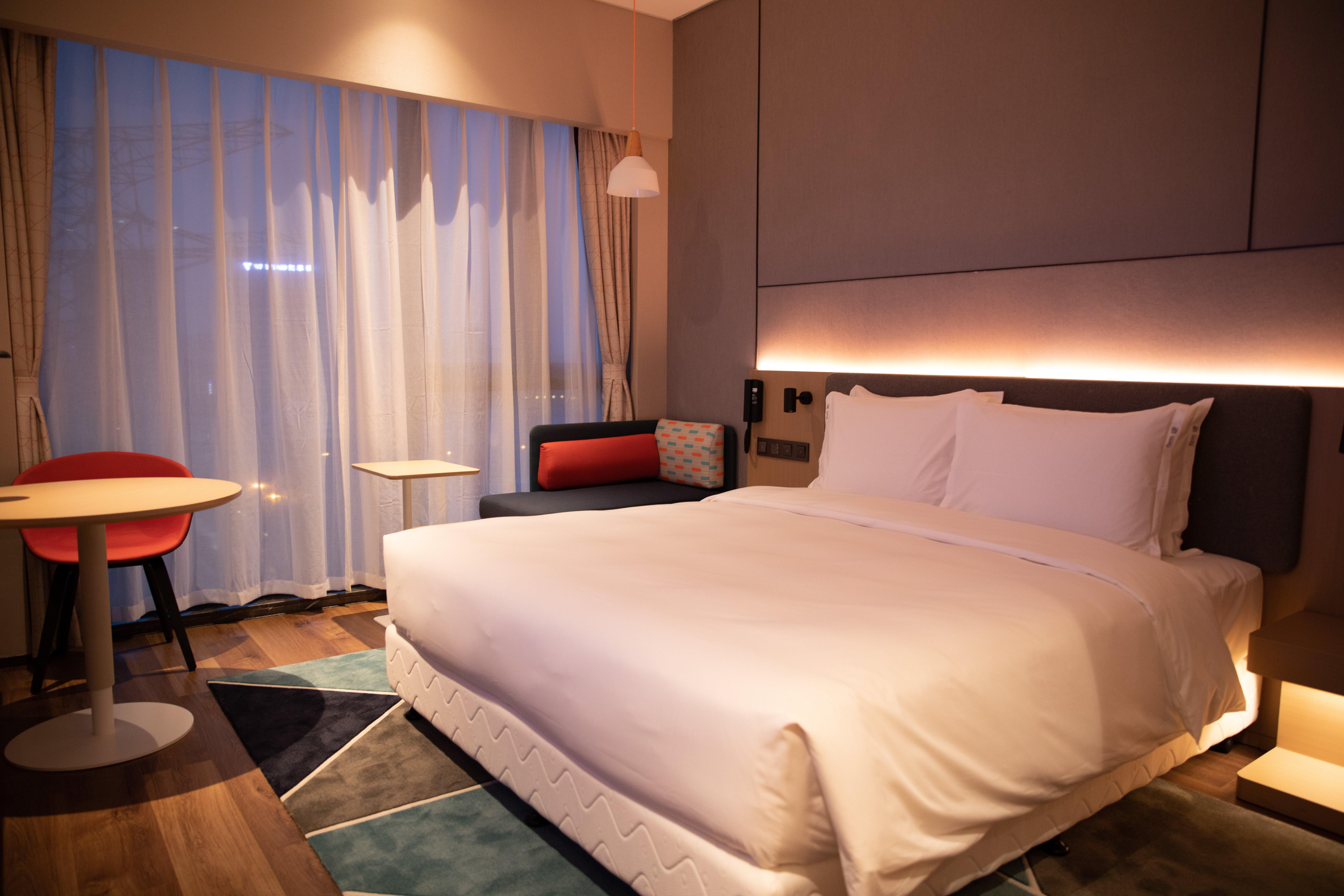 Holiday Inn Express Shenzhen Longhua By Ihg Екстер'єр фото
