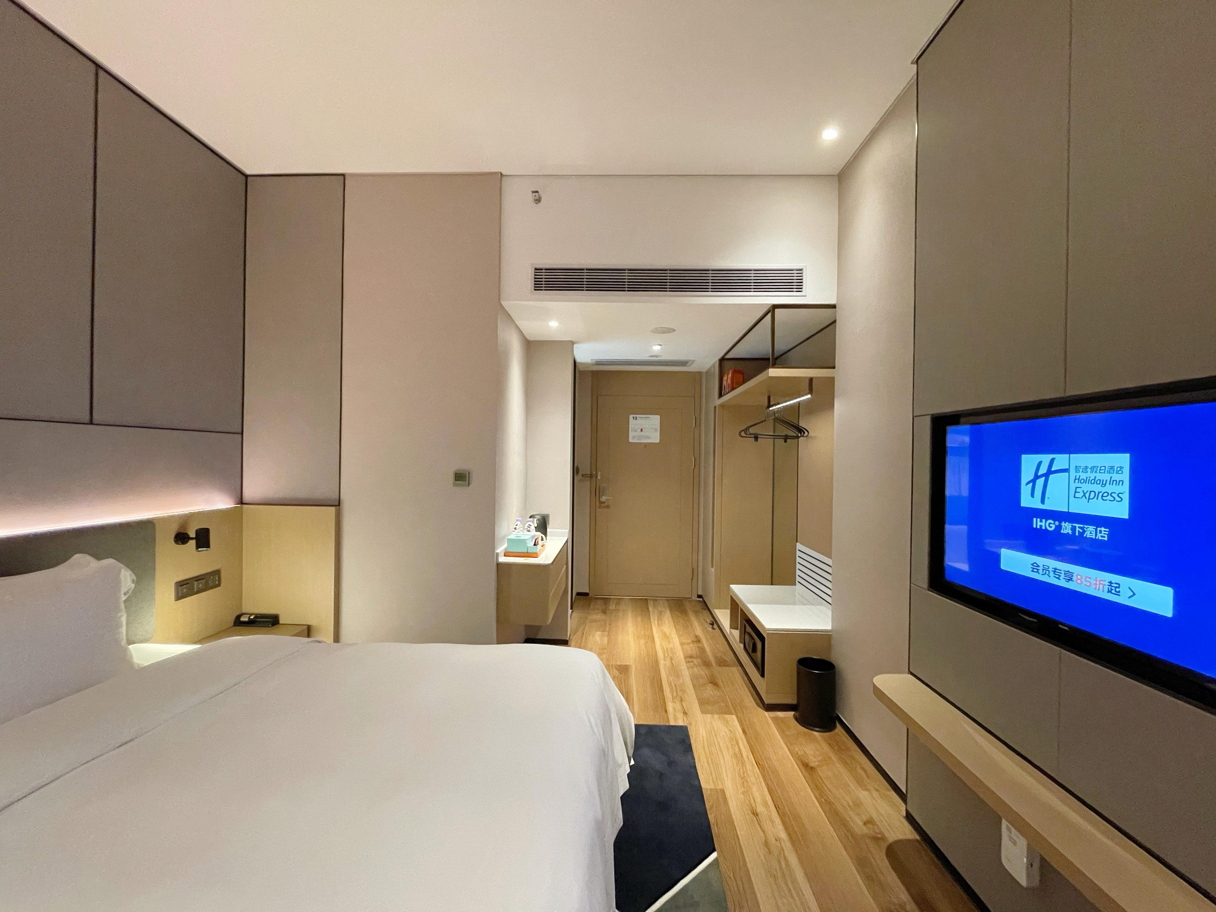 Holiday Inn Express Shenzhen Longhua By Ihg Екстер'єр фото