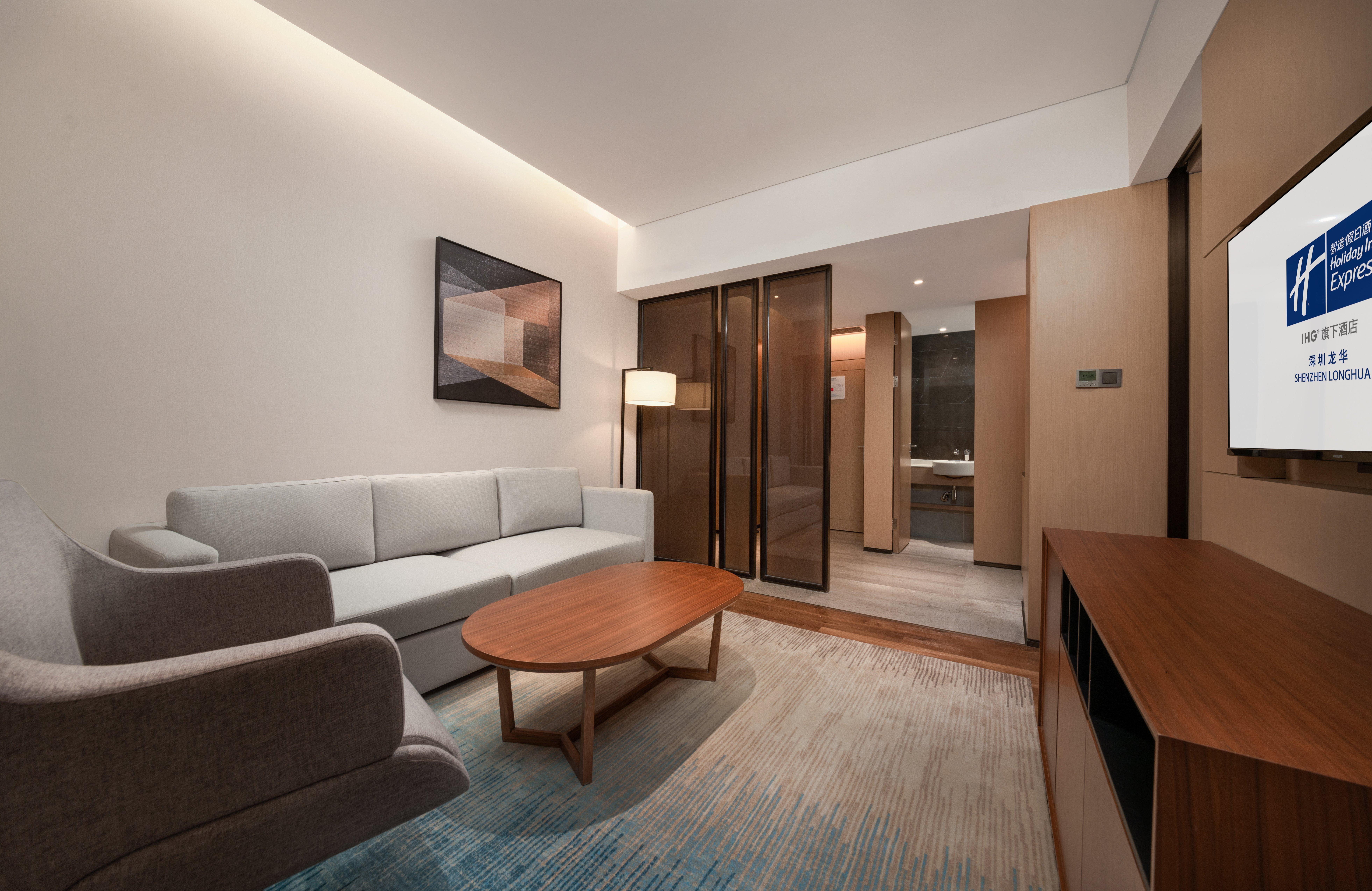 Holiday Inn Express Shenzhen Longhua By Ihg Екстер'єр фото