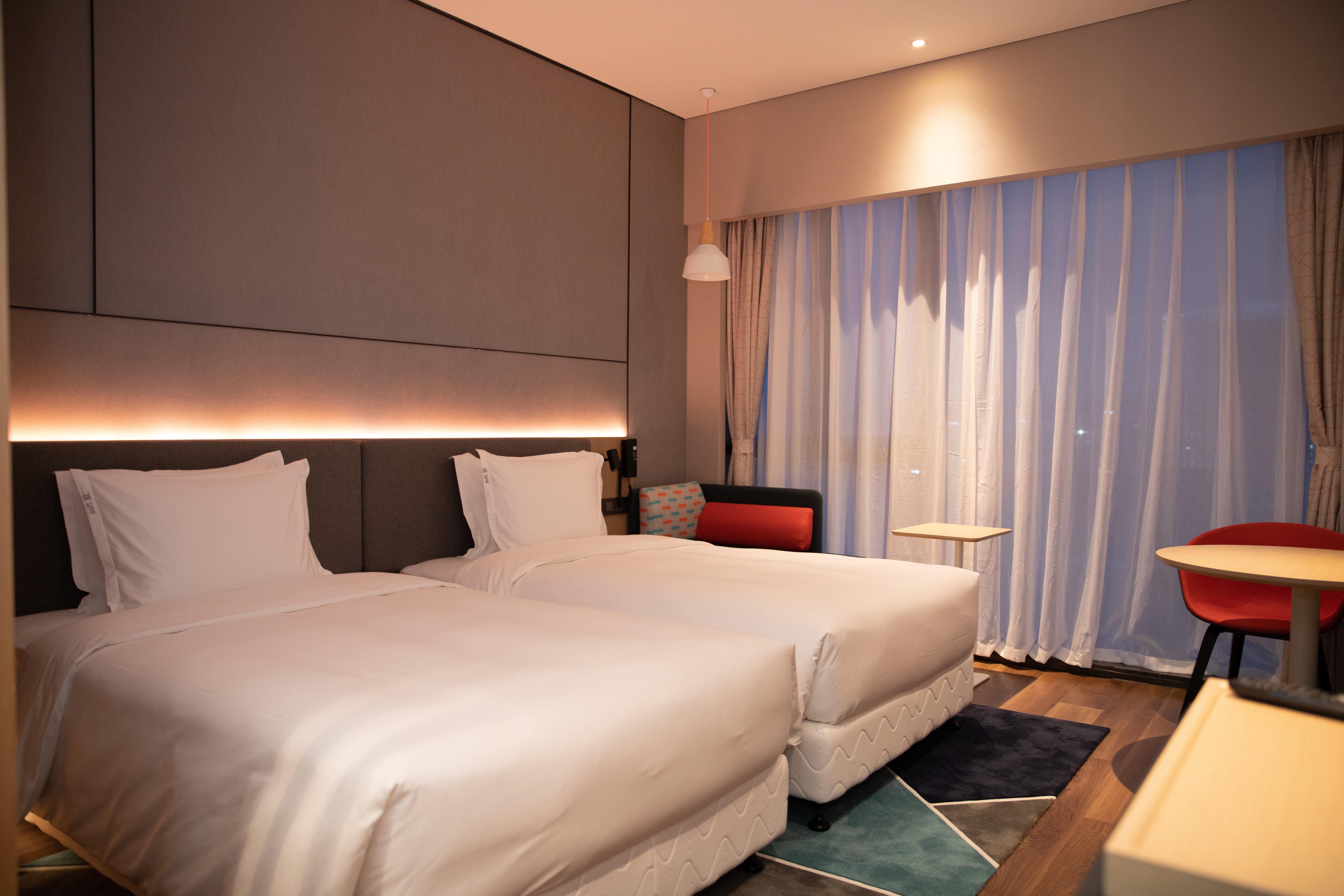 Holiday Inn Express Shenzhen Longhua By Ihg Екстер'єр фото