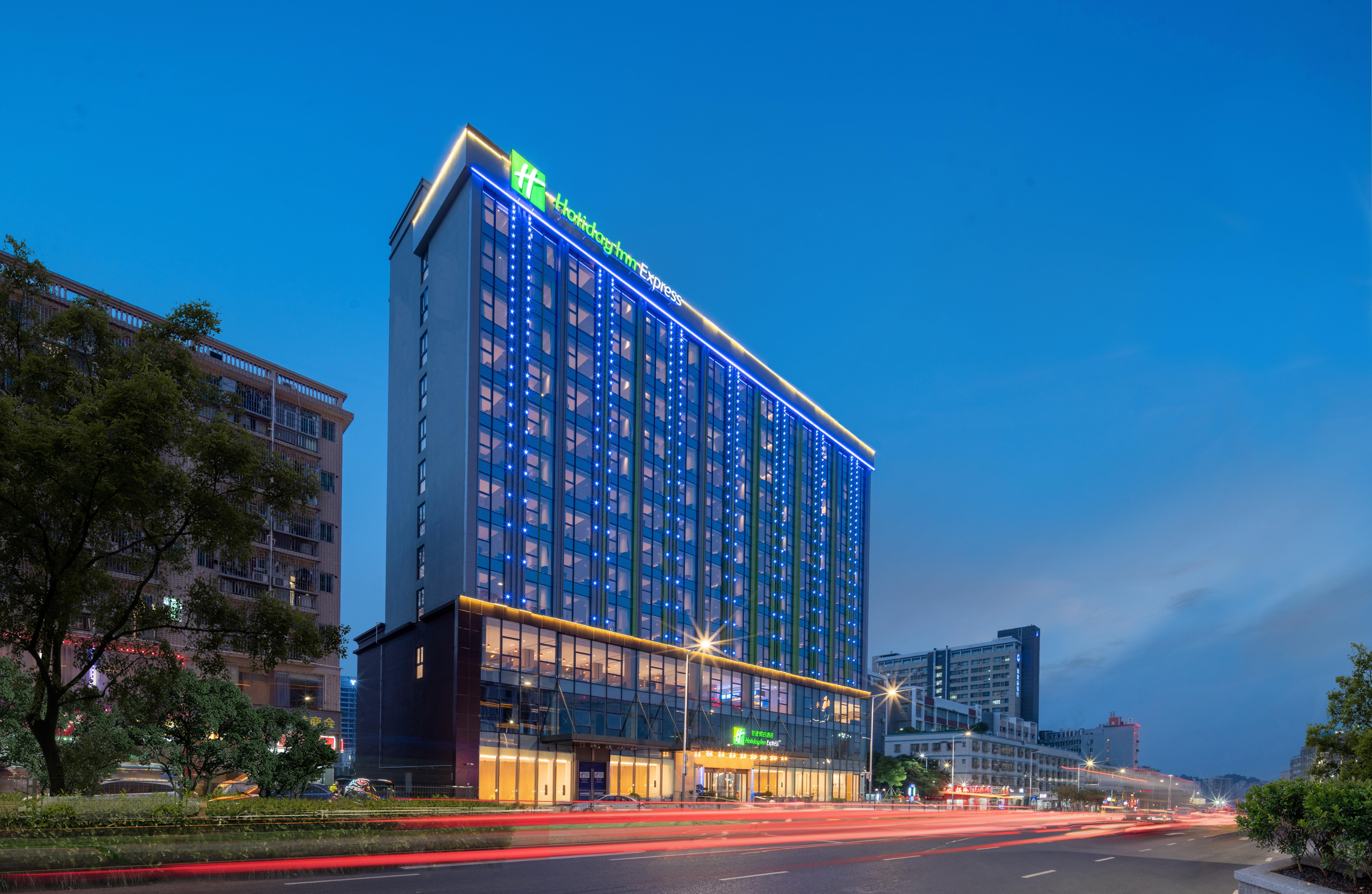 Holiday Inn Express Shenzhen Longhua By Ihg Екстер'єр фото